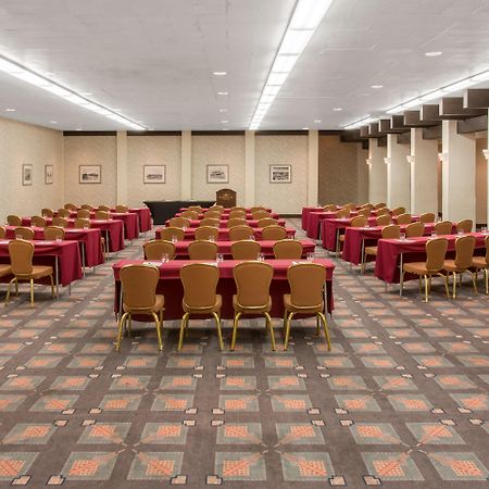 Отель Albuquerque Crowne Plaza By Ihg Экстерьер фото