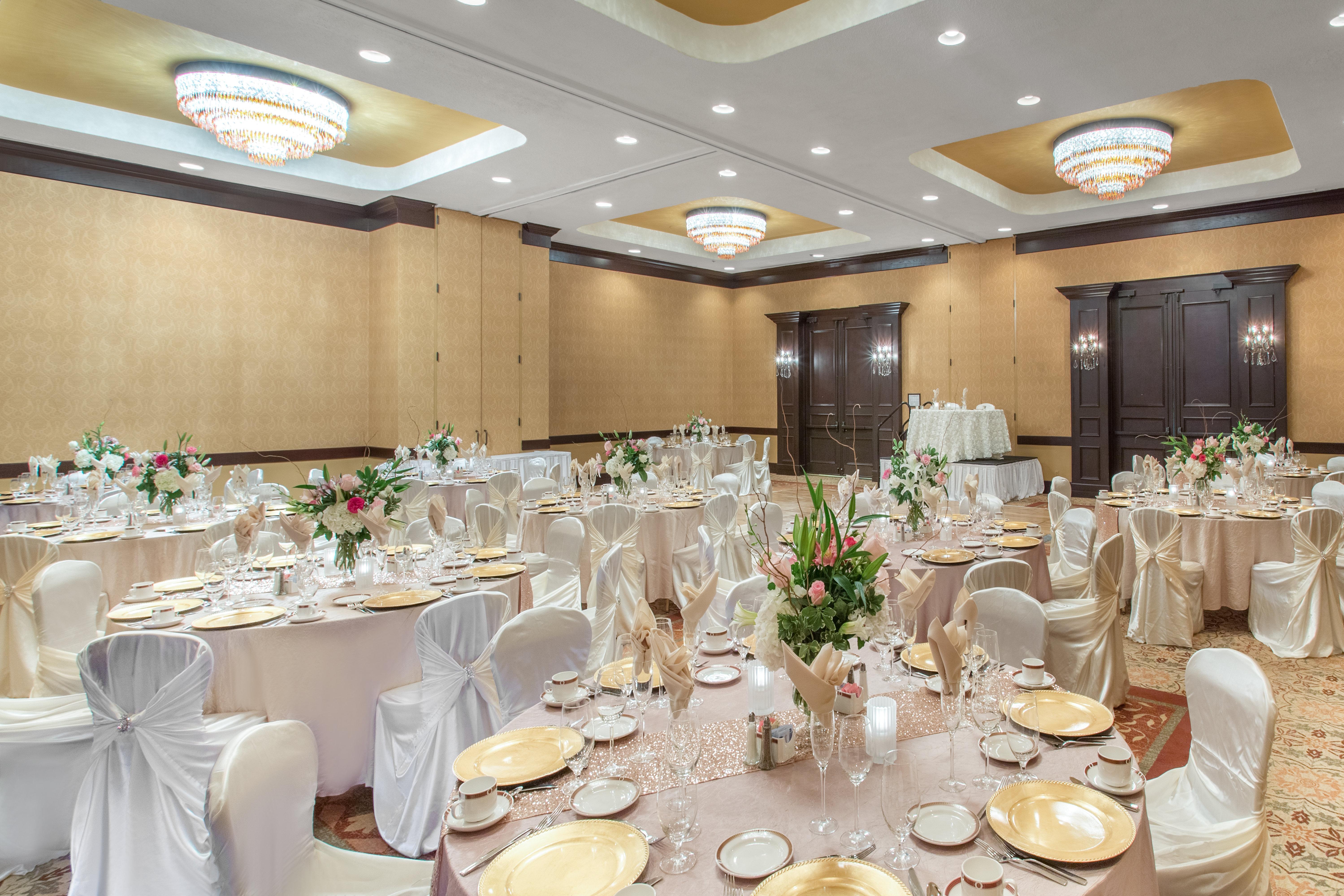 Отель Albuquerque Crowne Plaza By Ihg Экстерьер фото