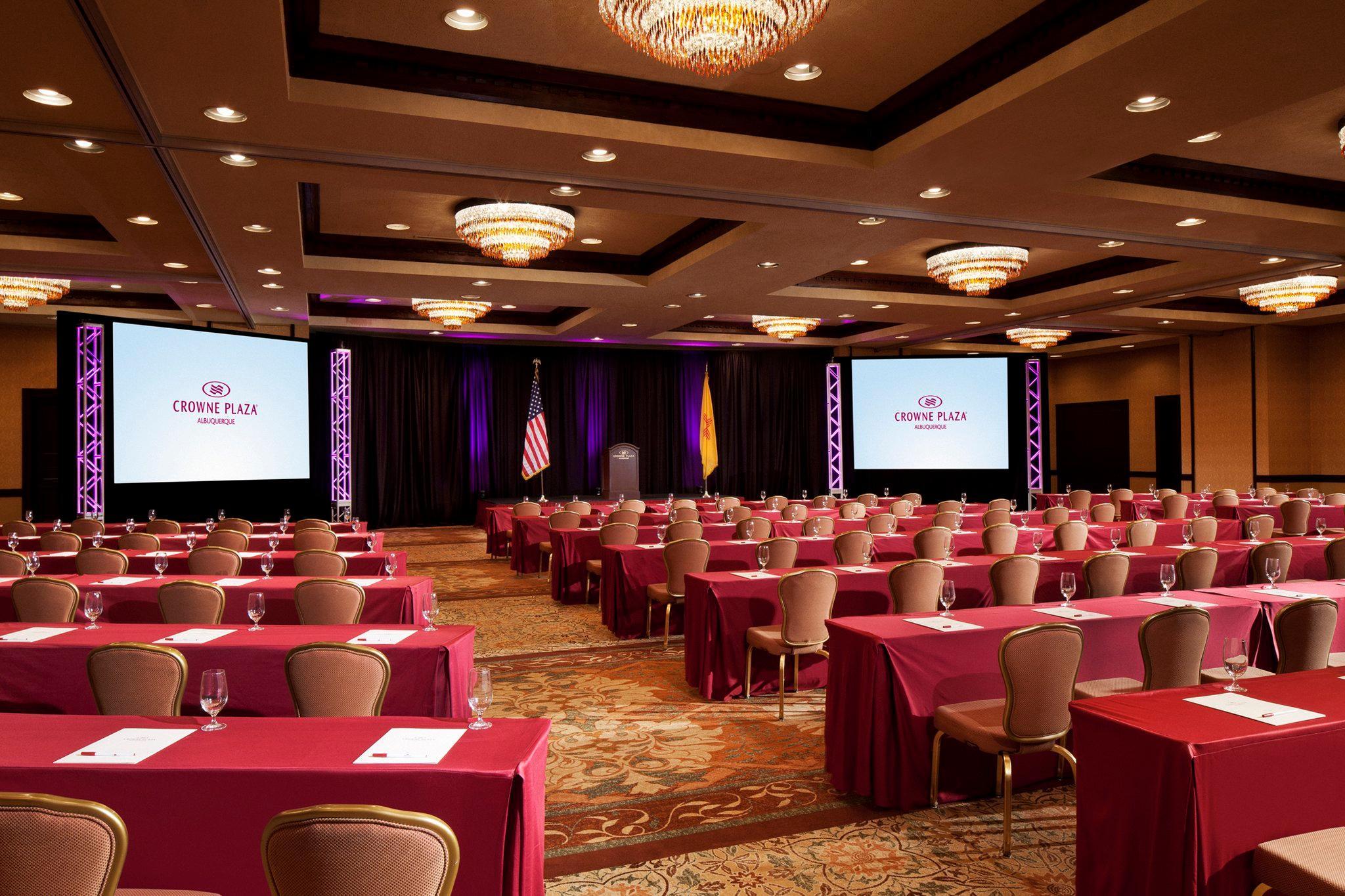 Отель Albuquerque Crowne Plaza By Ihg Экстерьер фото