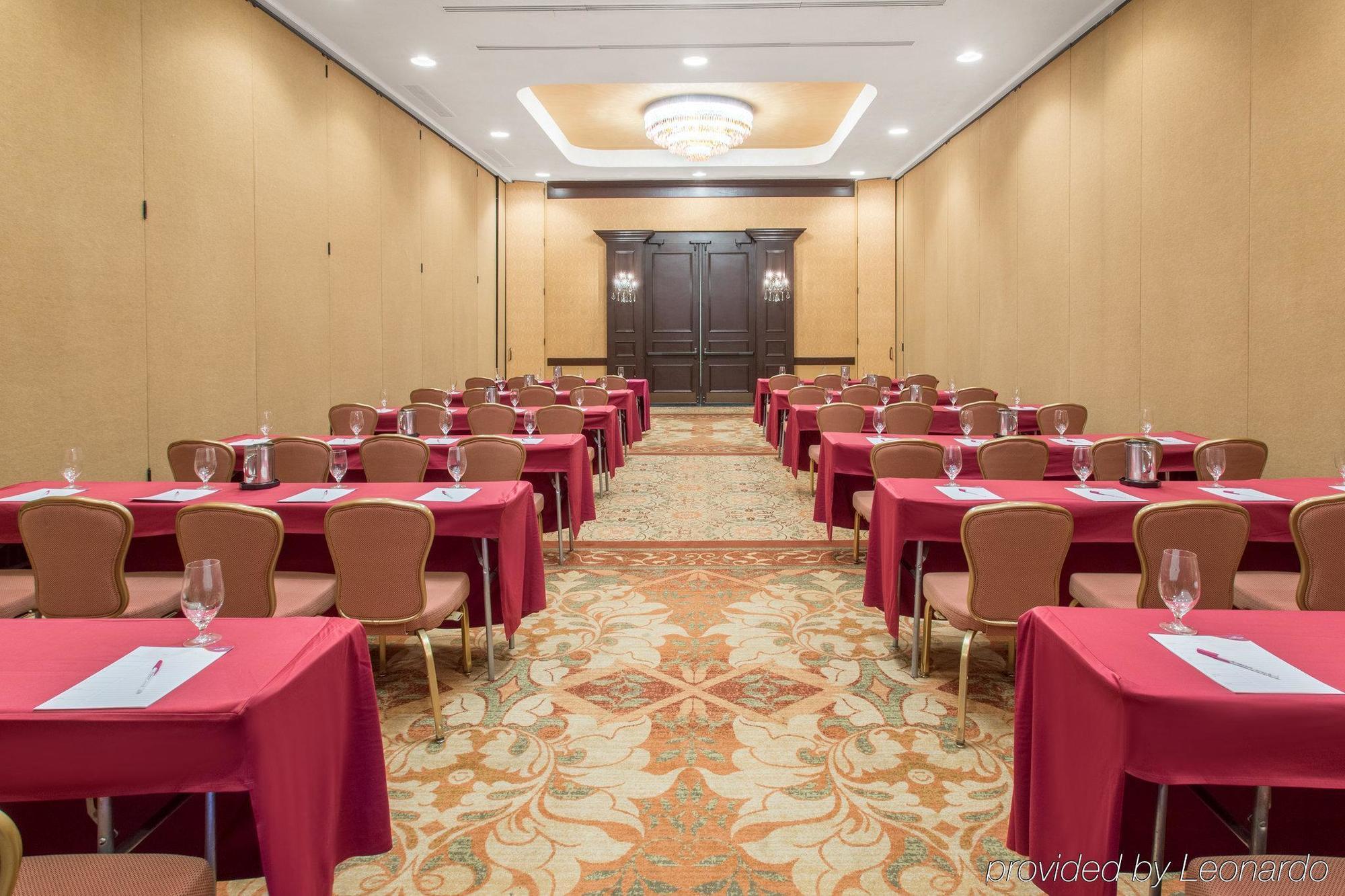 Отель Albuquerque Crowne Plaza By Ihg Экстерьер фото