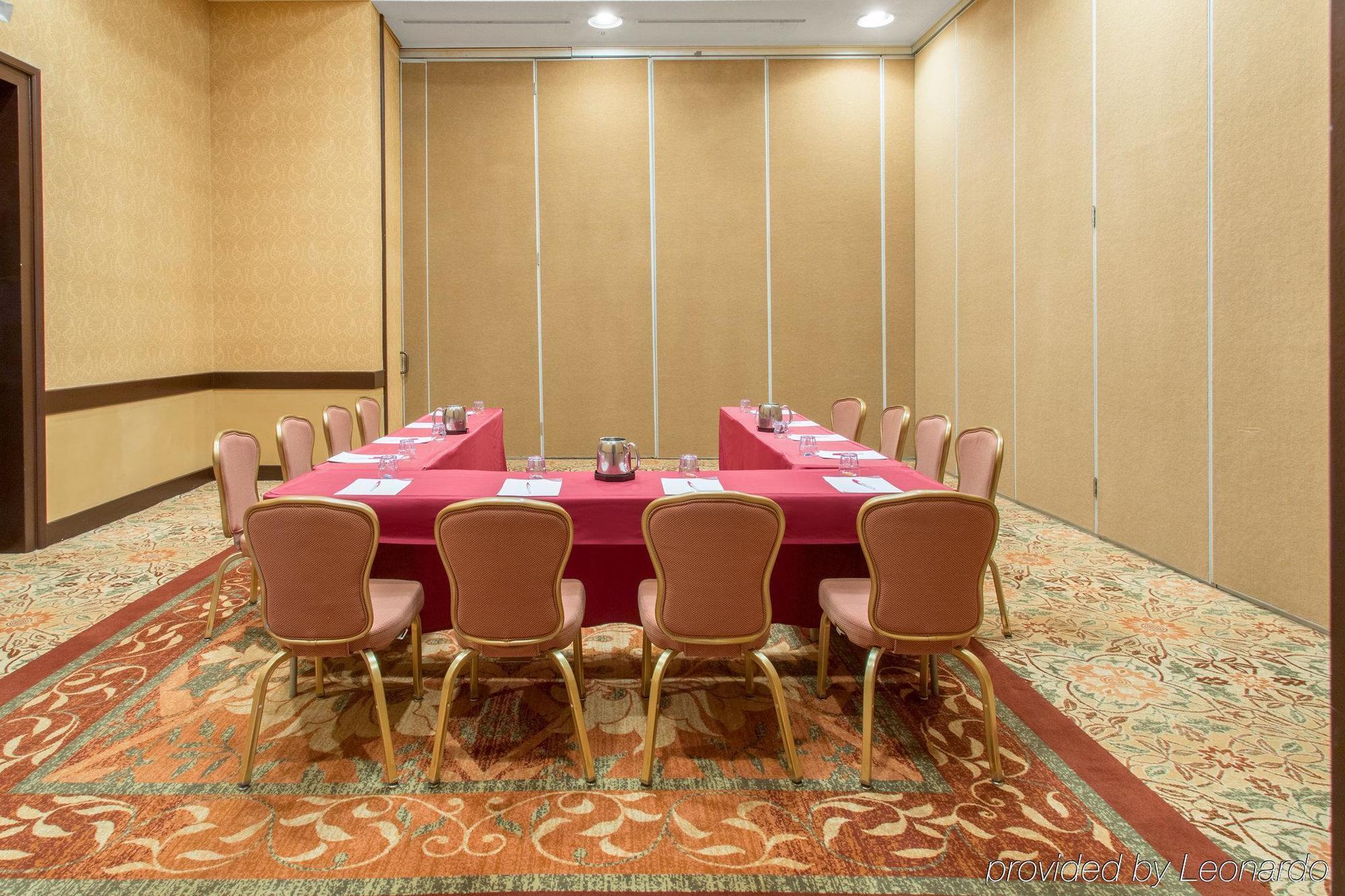 Отель Albuquerque Crowne Plaza By Ihg Экстерьер фото