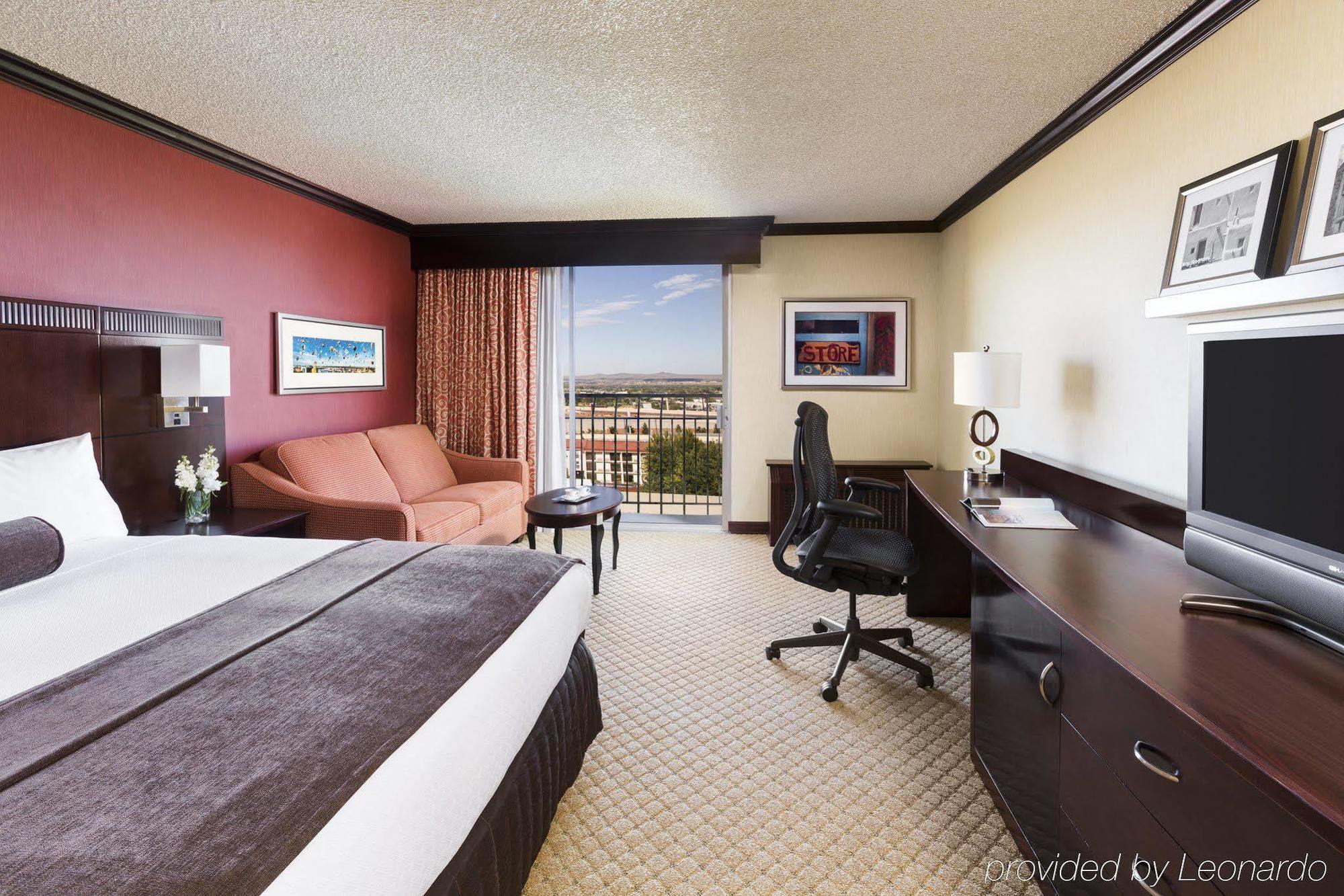 Отель Albuquerque Crowne Plaza By Ihg Экстерьер фото