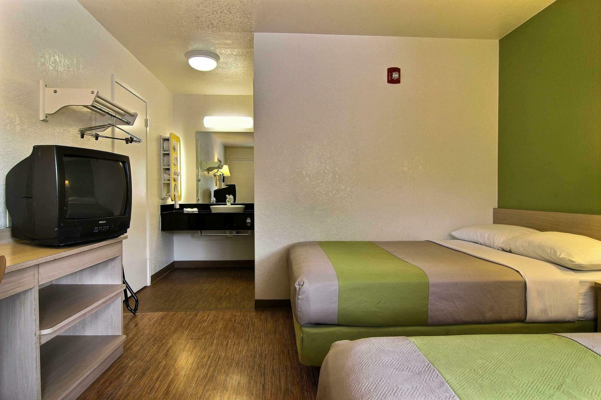 Отель Albuquerque Crowne Plaza By Ihg Экстерьер фото