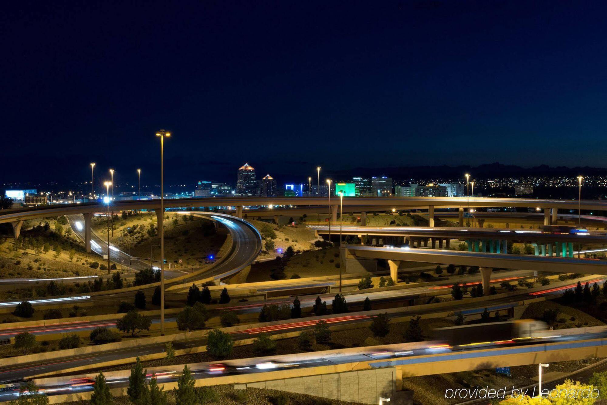Отель Albuquerque Crowne Plaza By Ihg Экстерьер фото