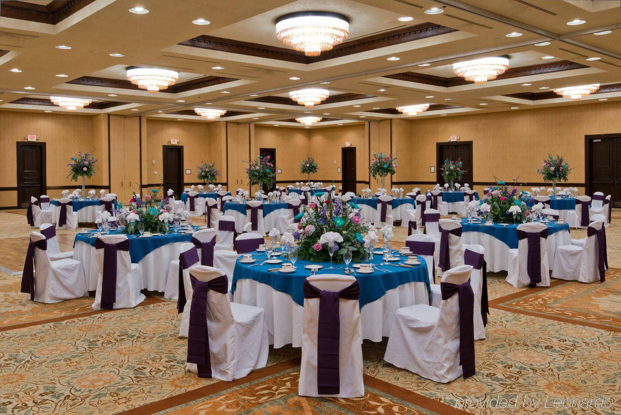 Отель Albuquerque Crowne Plaza By Ihg Экстерьер фото